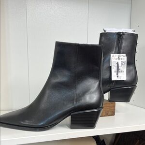 🔥🔥 Zara Black Leather Pointed Ankle Boots